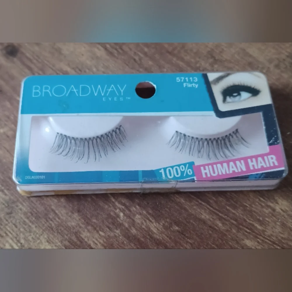 Broadway Colors Eye Lashes Nuance